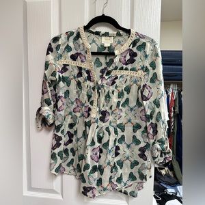 Beautiful butterfly blouse Anthropologie size 2 (runs big) Maeve